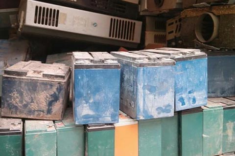 ㊣鹤山宅梧专业回收废旧电池㊣瓦尔塔叉车蓄电池回收㊣高价铁锂电池回收